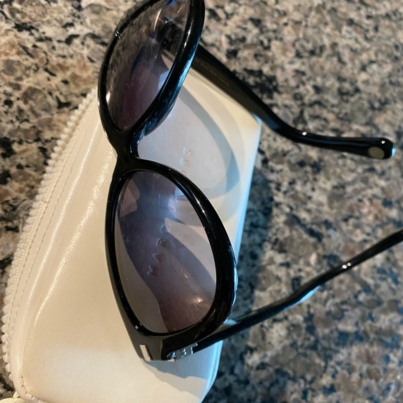 Sunglasses- Marc Jacobs’s sunglasses ‘like’ new- worn 1 time - Picture 2 of 6